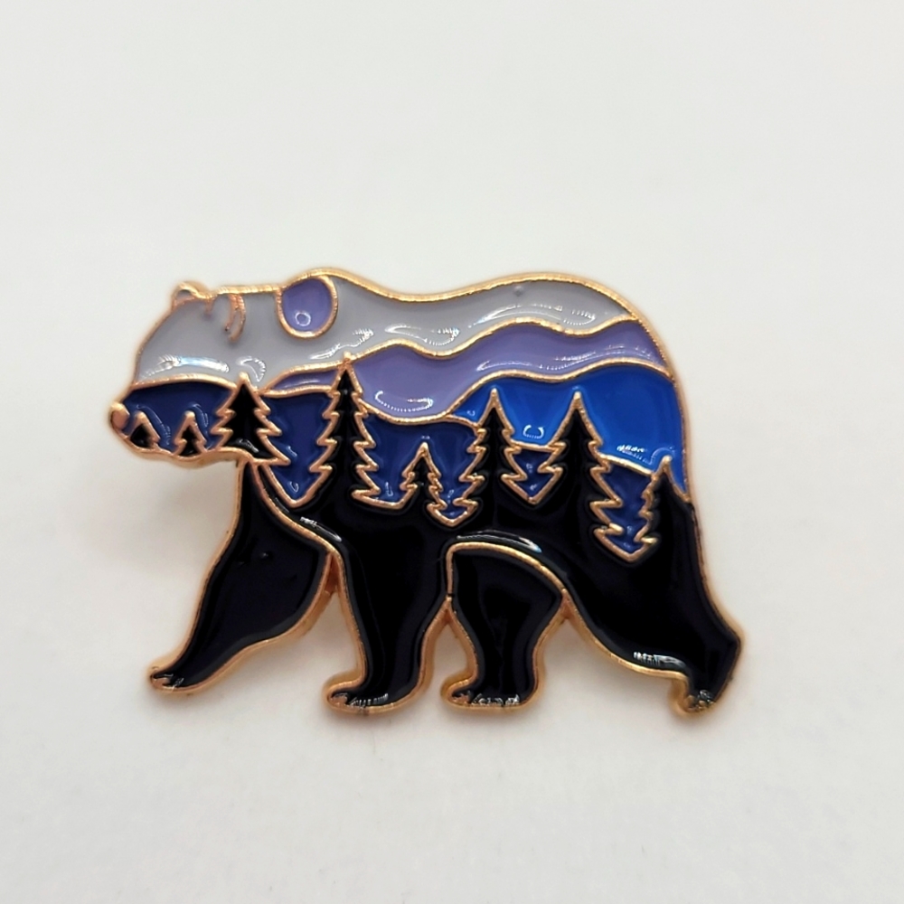 Pin: Bear with trees and mountains, enamel tac pin